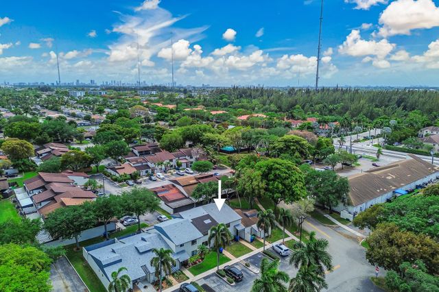 4003 W Woodscape Drive 2-k, Miramar, FL 33023