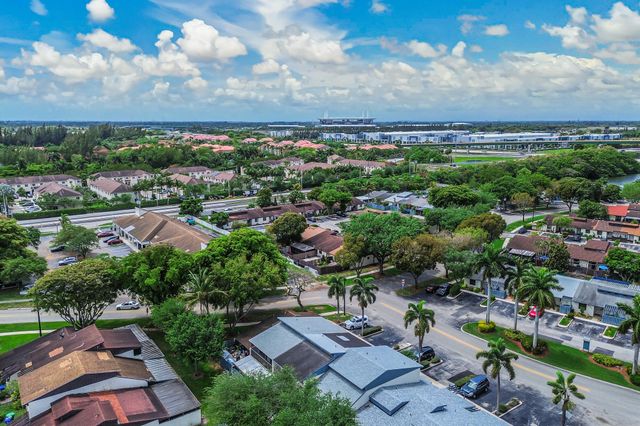 4003 W Woodscape Drive 2-k, Miramar, FL 33023