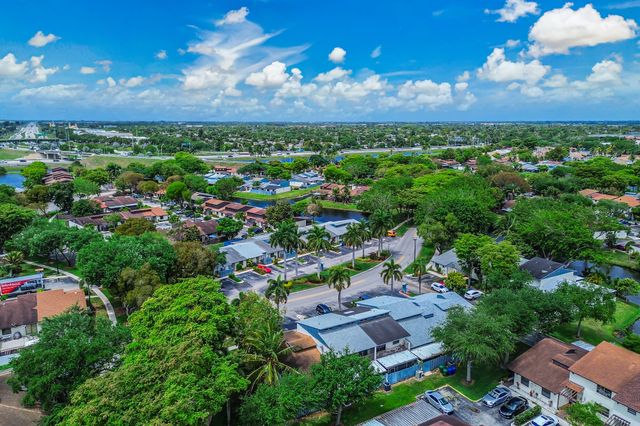 4003 W Woodscape Drive 2-k, Miramar, FL 33023