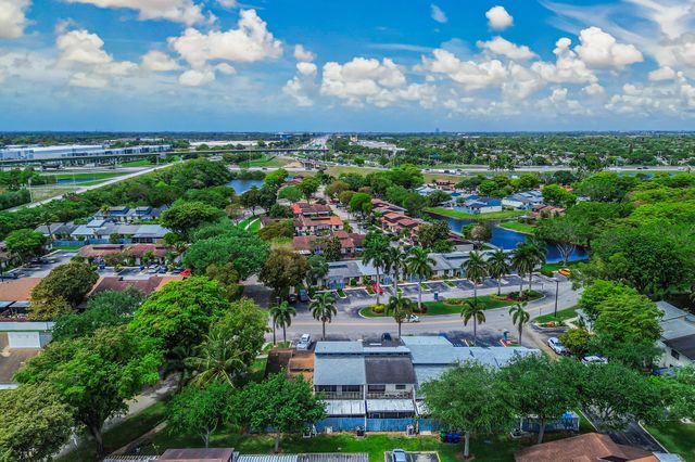 4003 W Woodscape Drive 2-k, Miramar, FL 33023