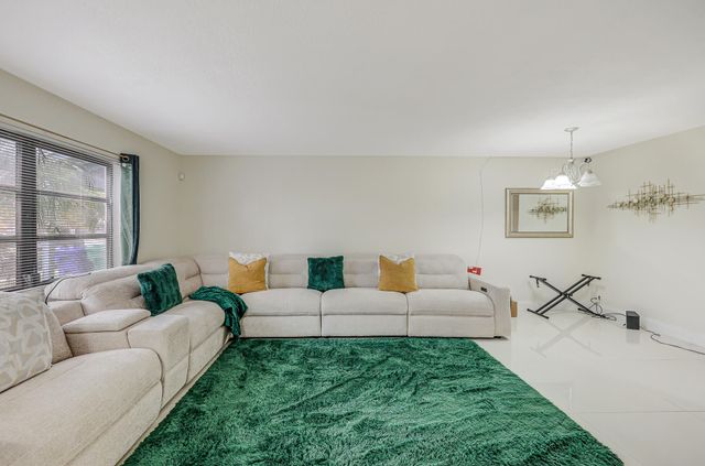 4003 W Woodscape Drive 2-k, Miramar, FL 33023