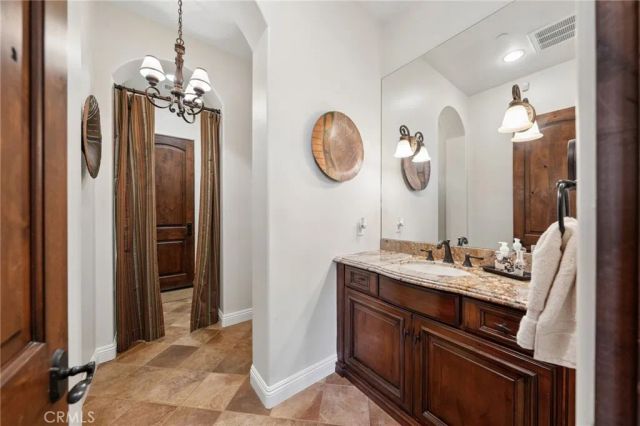 27050 Via Vanessa, Temecula, CA 92590