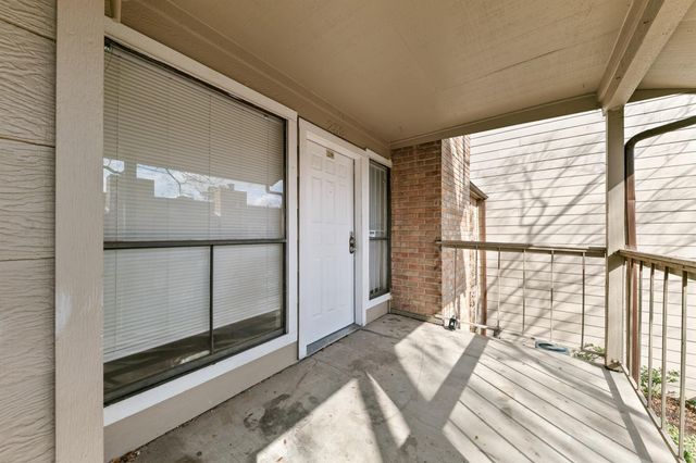 2110 Wilcrest Drive 239, Houston, TX 77042