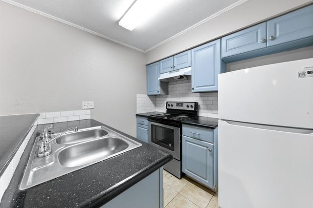 2110 Wilcrest Drive 239, Houston, TX 77042