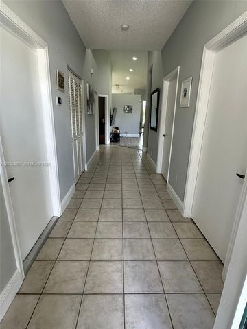 8090 S Aragon Blvd 3, Sunrise, FL 33322