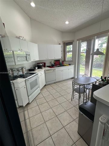 8090 S Aragon Blvd 3, Sunrise, FL 33322