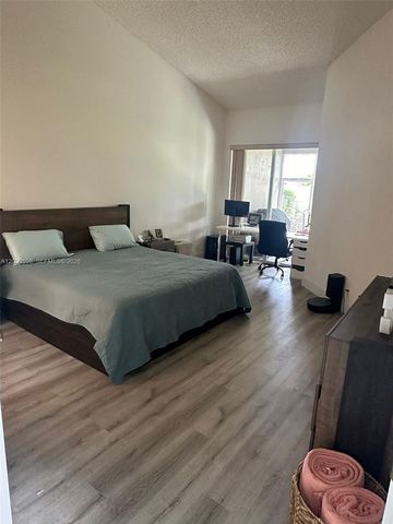 8090 S Aragon Blvd 3, Sunrise, FL 33322