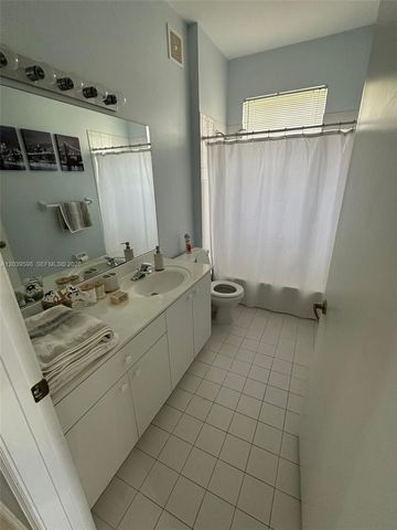 8090 S Aragon Blvd 3, Sunrise, FL 33322