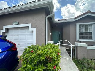 8090 S Aragon Blvd 3, Sunrise, FL 33322