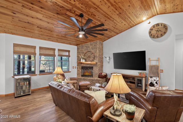 4240 W SUGAR PINE Loop, Show Low, AZ 85901