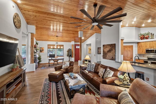 4240 W SUGAR PINE Loop, Show Low, AZ 85901