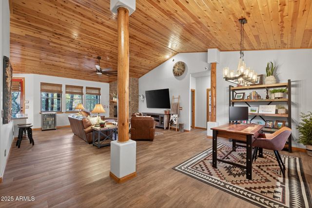 4240 W SUGAR PINE Loop, Show Low, AZ 85901