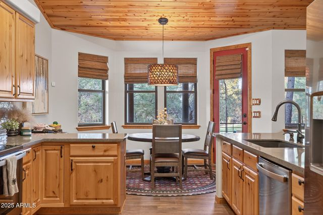 4240 W SUGAR PINE Loop, Show Low, AZ 85901