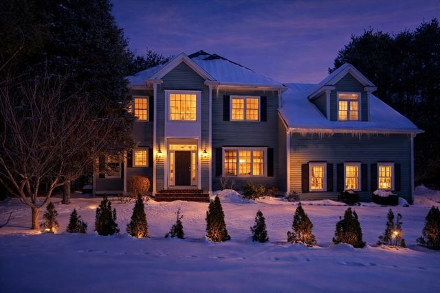 11 Walnut St, Acton, MA 01720