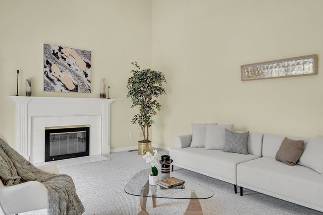 11 Walnut St, Acton, MA 01720