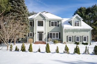 11 Walnut St, Acton, MA 01720