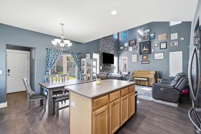 11656 S BLUEROCK AVE, South Jordan, UT 84095