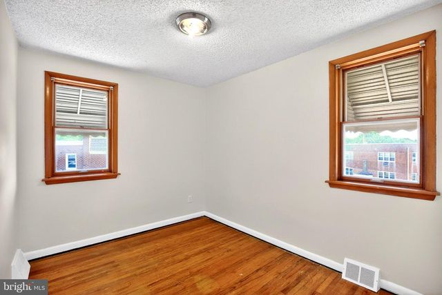 8951 ASHTON RD, Philadelphia, PA 19136