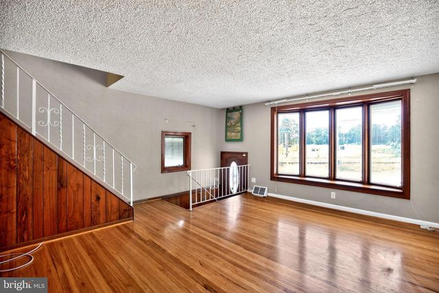 8951 ASHTON RD, Philadelphia, PA 19136