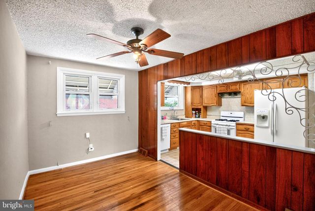8951 ASHTON RD, Philadelphia, PA 19136