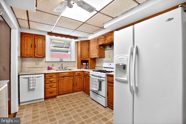 8951 ASHTON RD, Philadelphia, PA 19136