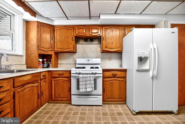 8951 ASHTON RD, Philadelphia, PA 19136
