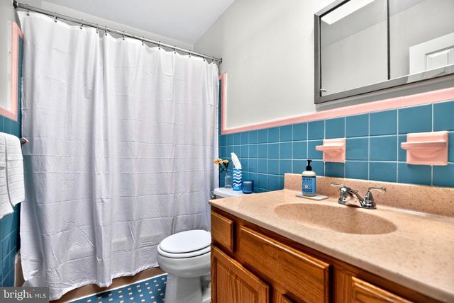 8951 ASHTON RD, Philadelphia, PA 19136