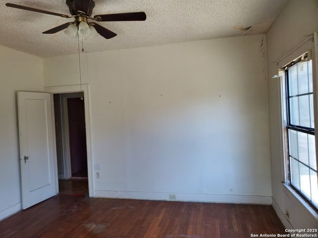 105 E Bonner Ave, San Antonio, TX 78214