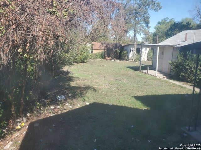 105 E Bonner Ave, San Antonio, TX 78214