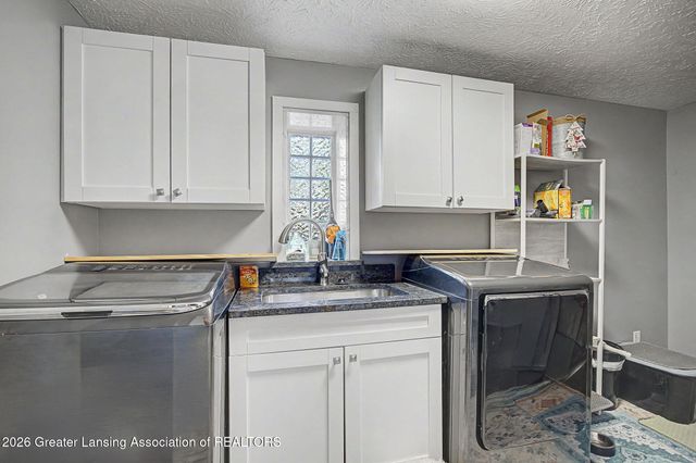 223 N Catherine Street, Lansing, MI 48917