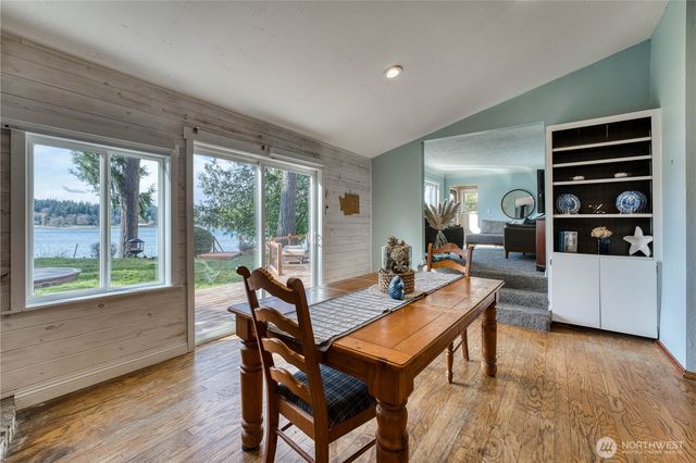 2735 Marine Drive, Bremerton, WA 98312