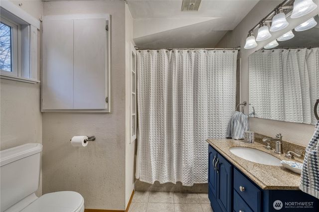 2735 Marine Drive, Bremerton, WA 98312