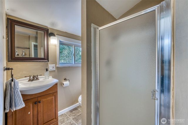 2735 Marine Drive, Bremerton, WA 98312