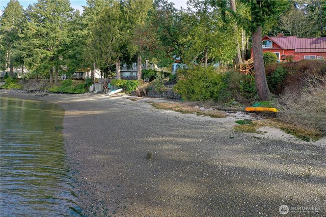 2735 Marine Drive, Bremerton, WA 98312