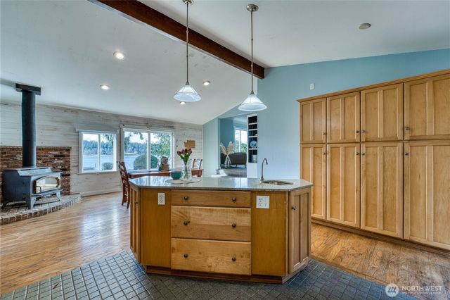 2735 Marine Drive, Bremerton, WA 98312