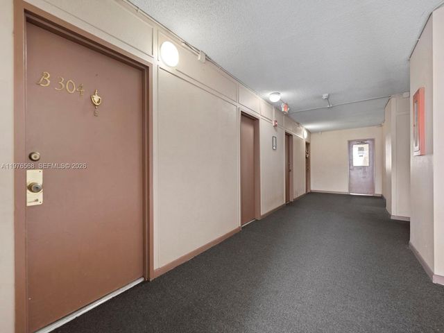 6701 NW 169th St B304, Hialeah, FL 33015