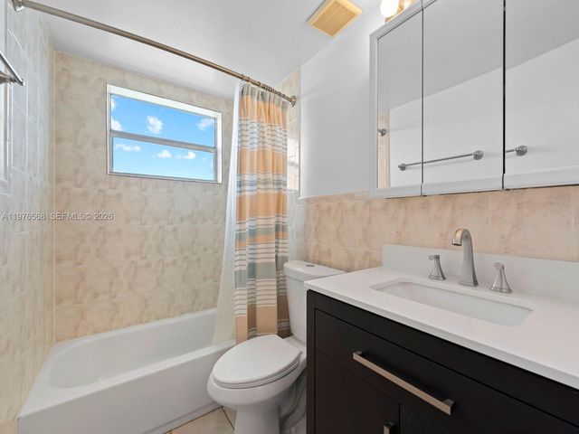 6701 NW 169th St B304, Hialeah, FL 33015