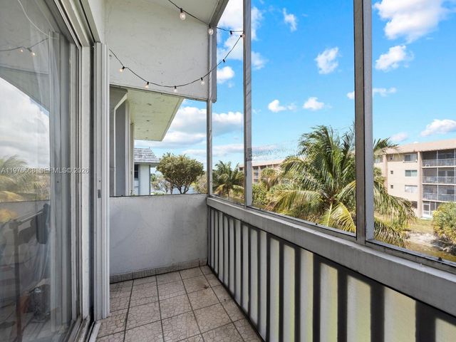 6701 NW 169th St B304, Hialeah, FL 33015