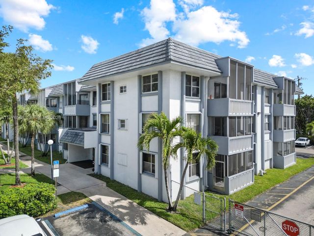 6701 NW 169th St B304, Hialeah, FL 33015