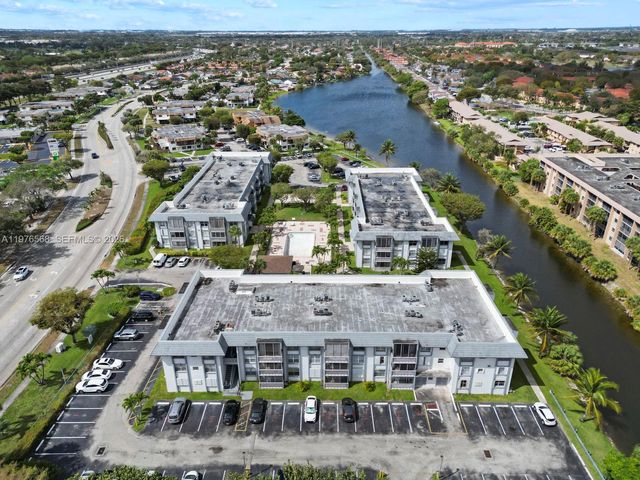 6701 NW 169th St B304, Hialeah, FL 33015