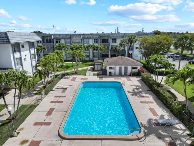 6701 NW 169th St B304, Hialeah, FL 33015