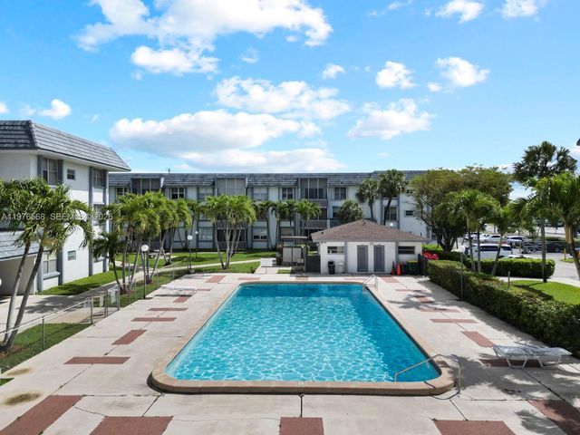 6701 NW 169th St B304, Hialeah, FL 33015