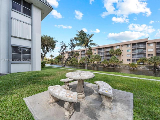 6701 NW 169th St B304, Hialeah, FL 33015