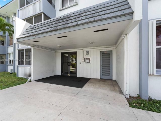 6701 NW 169th St B304, Hialeah, FL 33015
