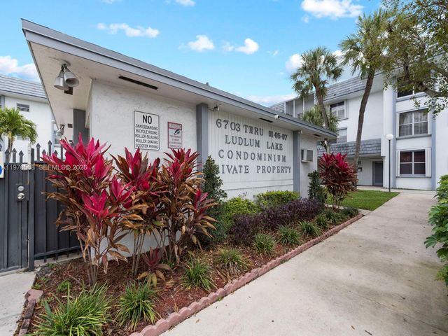 6701 NW 169th St B304, Hialeah, FL 33015