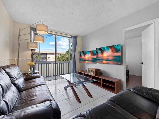 6701 NW 169th St B304, Hialeah, FL 33015