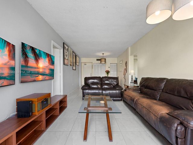 6701 NW 169th St B304, Hialeah, FL 33015