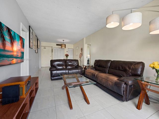 6701 NW 169th St B304, Hialeah, FL 33015
