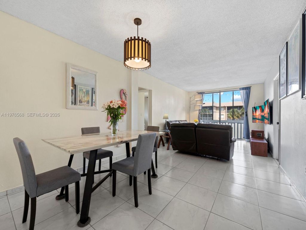 6701 NW 169th St B304, Hialeah, FL 33015