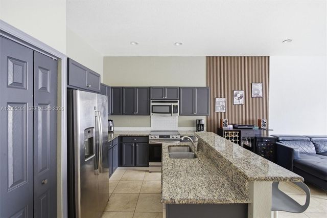 3518 W 86th Ter, Hialeah, FL 33018